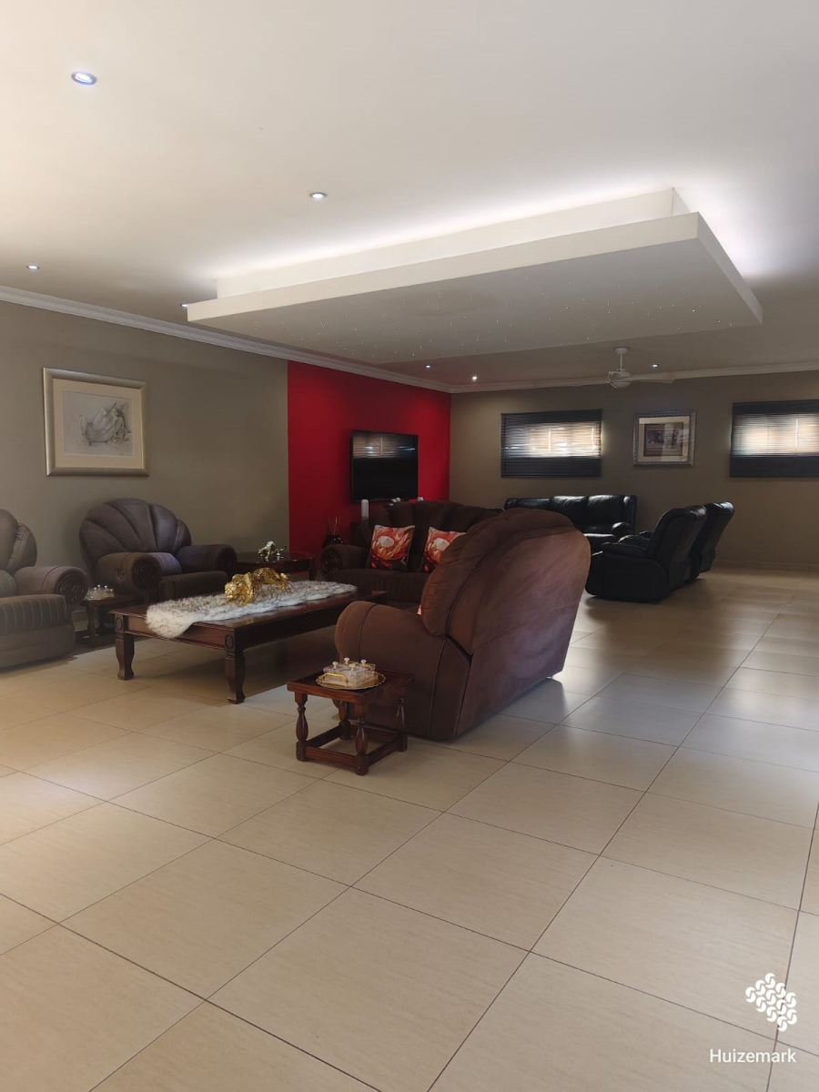 5 Bedroom Property for Sale in Vaalpark Free State